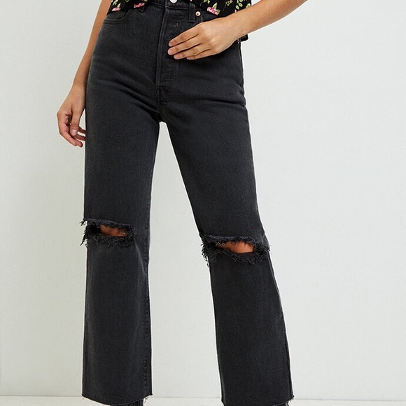 Nwt Levis Ribcage Distressed Jeans 